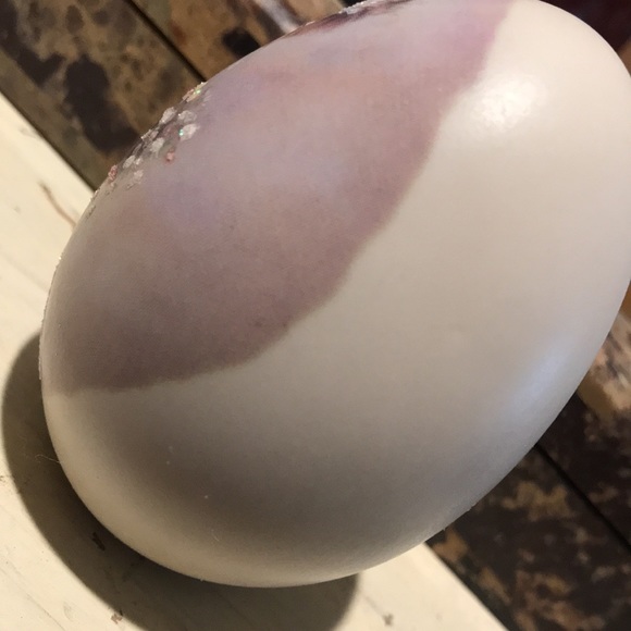 Handpainted Bride W/ Veil Bouquet Glittery Decor - Picture 10 of 11